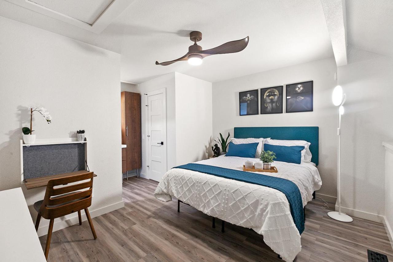 Contemporary Couples Getaway Near Austin Favorites - Loft 21アパートメント エクステリア 写真